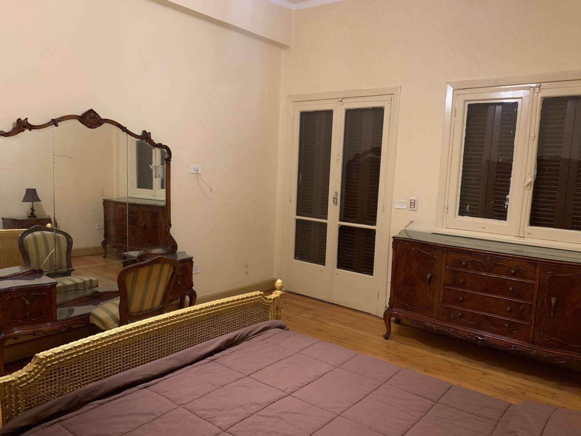 Prime Location 2 Bed , Near The Nile & Center * Le Caire